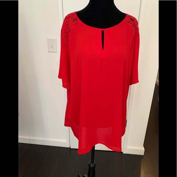 Red Keyhole Short Sleeve Top XXL